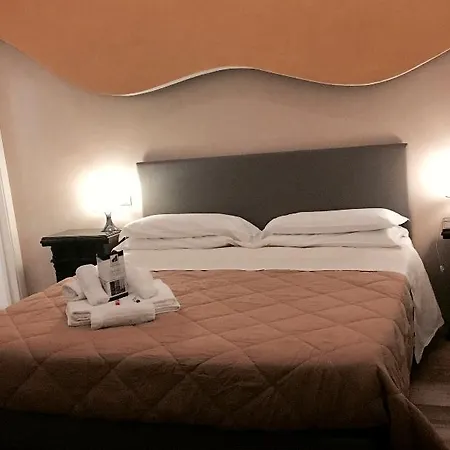 Nerva Cavour Affittacamere 4*